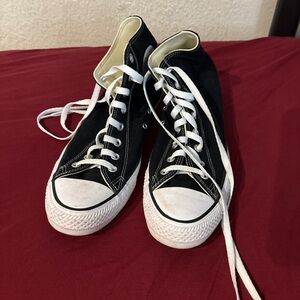 Men’s black converse